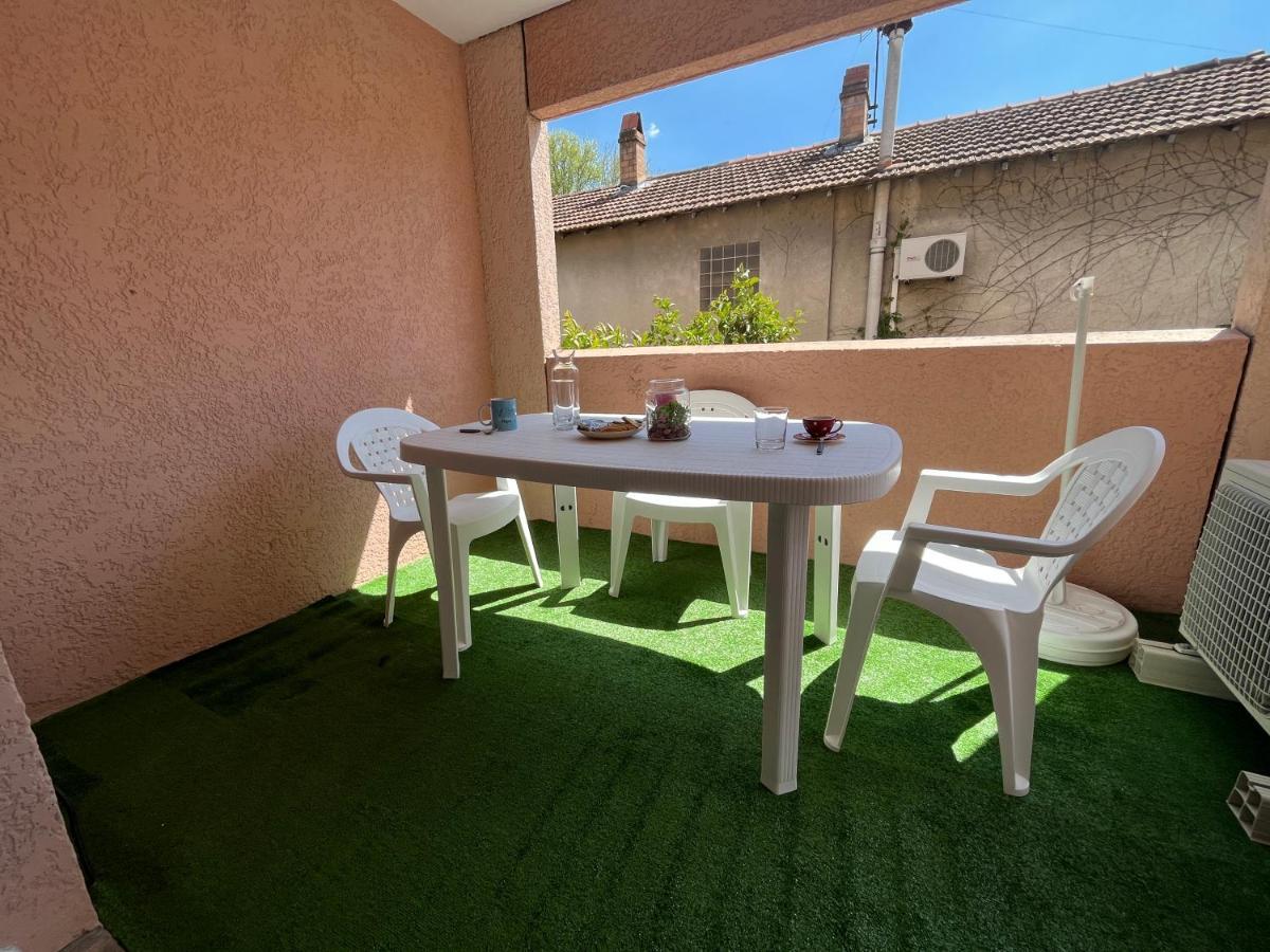Appartement Logement Renove Avec Mobilier 2023 à Avignon Extérieur photo